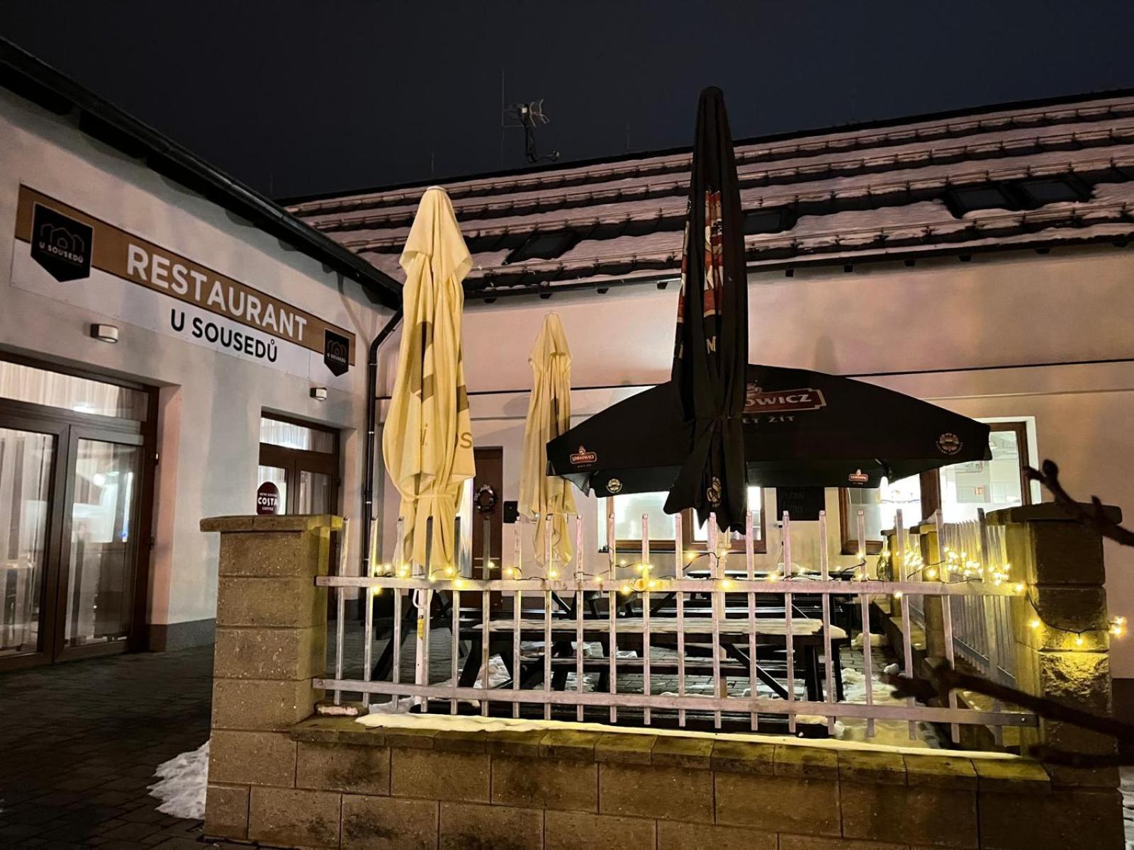 Penzion A Restaurace U Sousedu 스트라주니 외부 사진